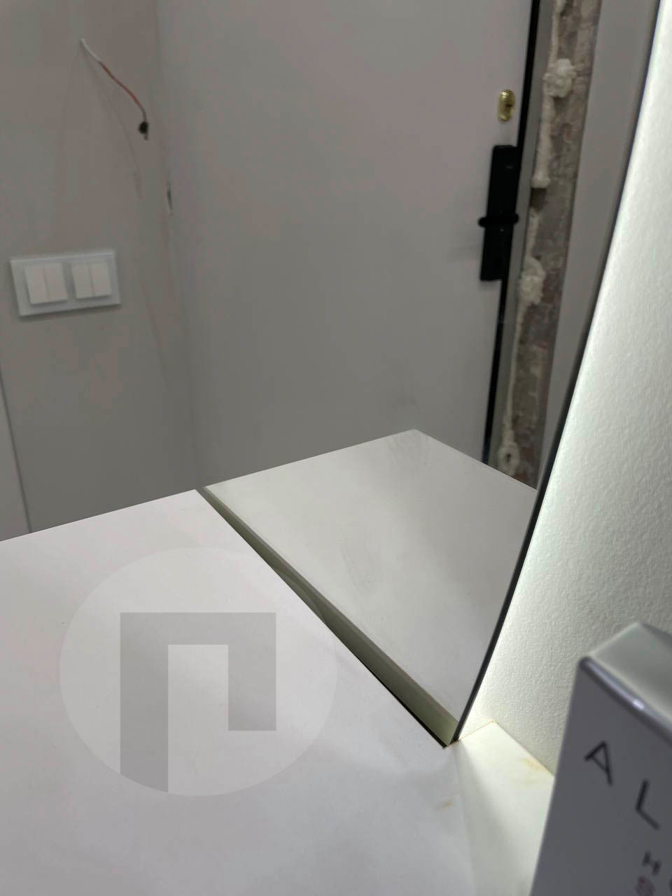 Обложка проекта: Зеркало в прихожую