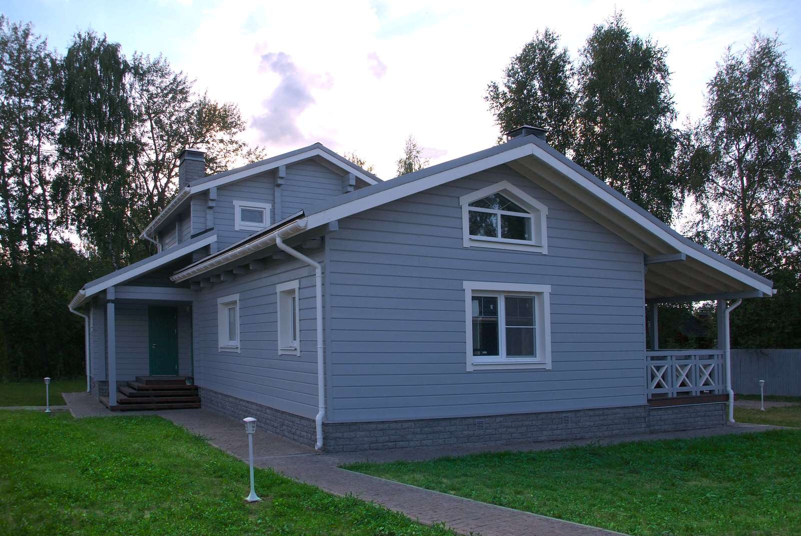 Дом из бруса в скандинавском стиле на озере Межура