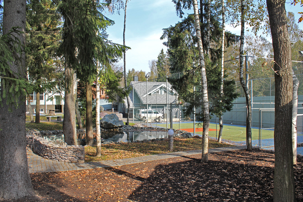 Под одной крышей