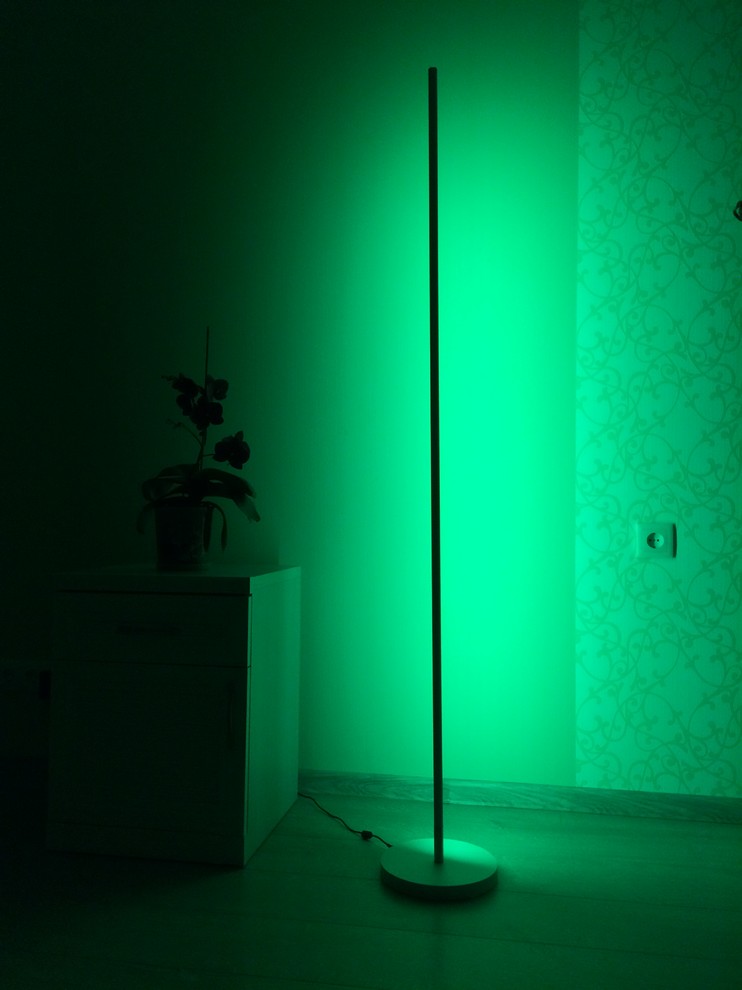 Цветотерапия, светодиодный торшер индивидуального применения