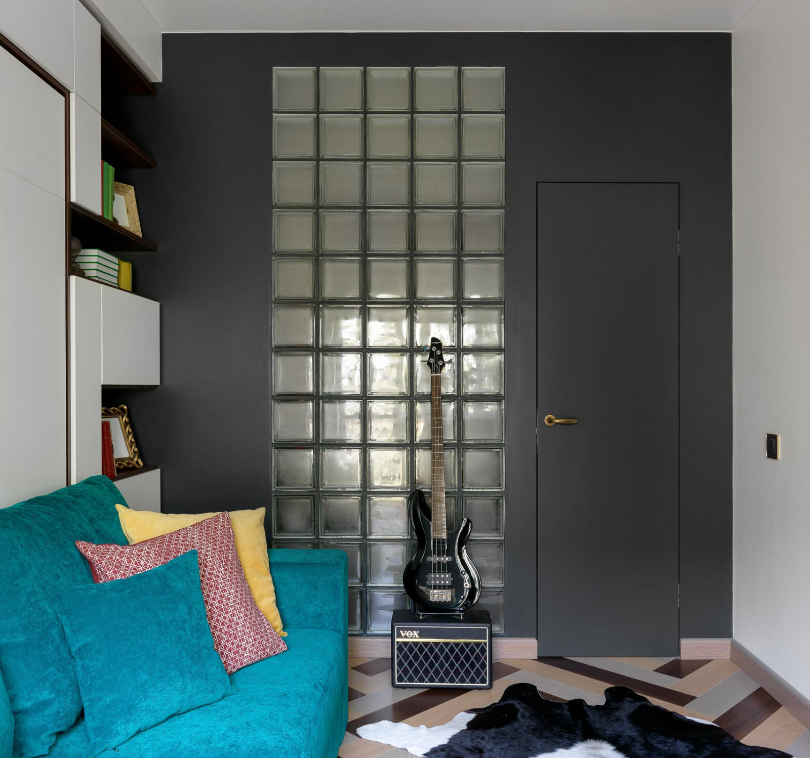 Изумруд и латунь