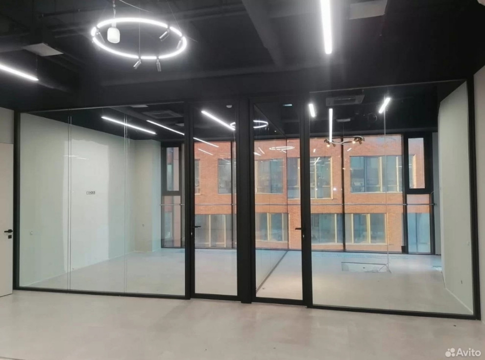 цельностеклянные офисные перегородки