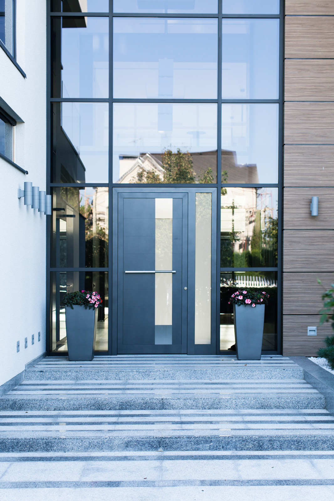 Обложка альбома: входная дверь