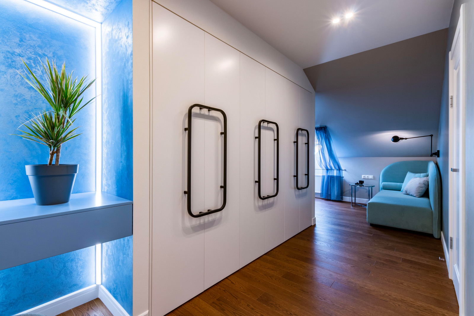 Гостевая спальня с личным санузлом.