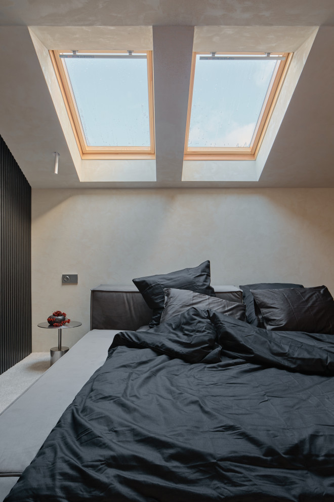 Спальня с прозрачной ванной