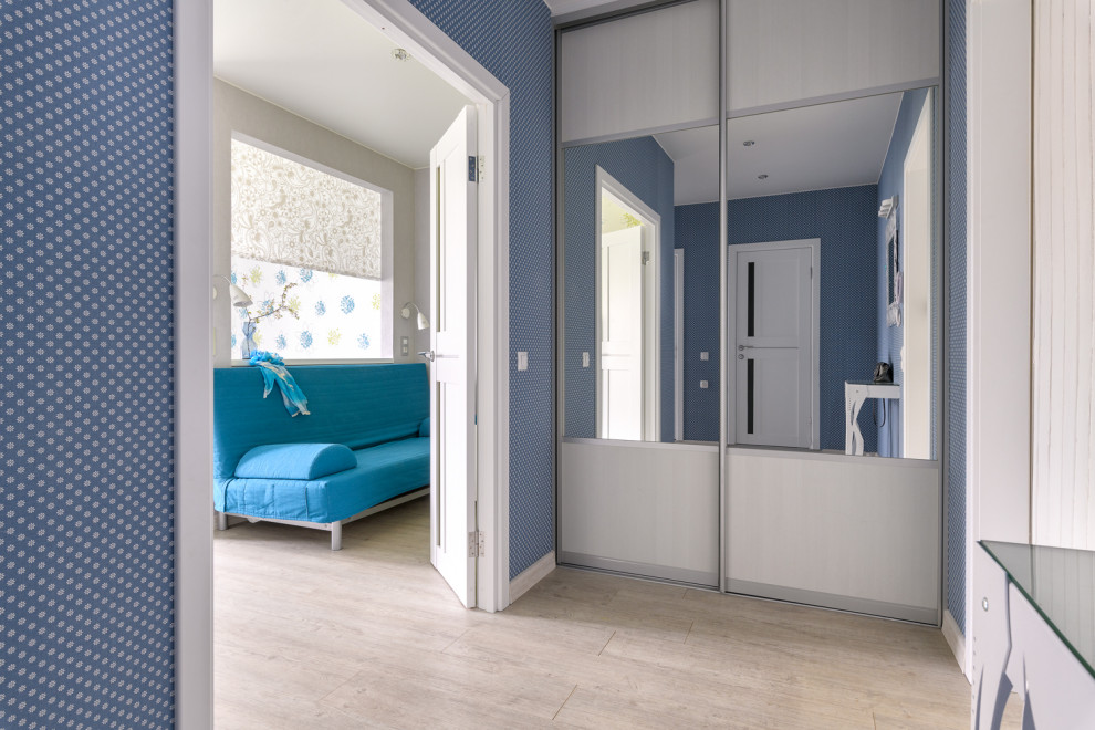 Встроенный шкаф с раздвижными дверями "купе"