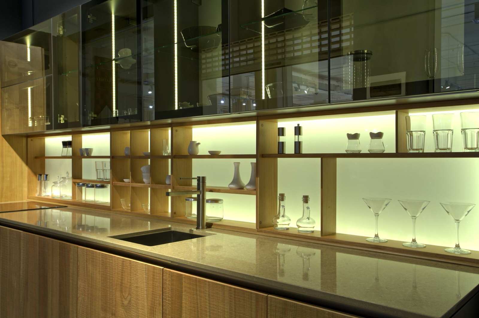 Ascania Cherry brush