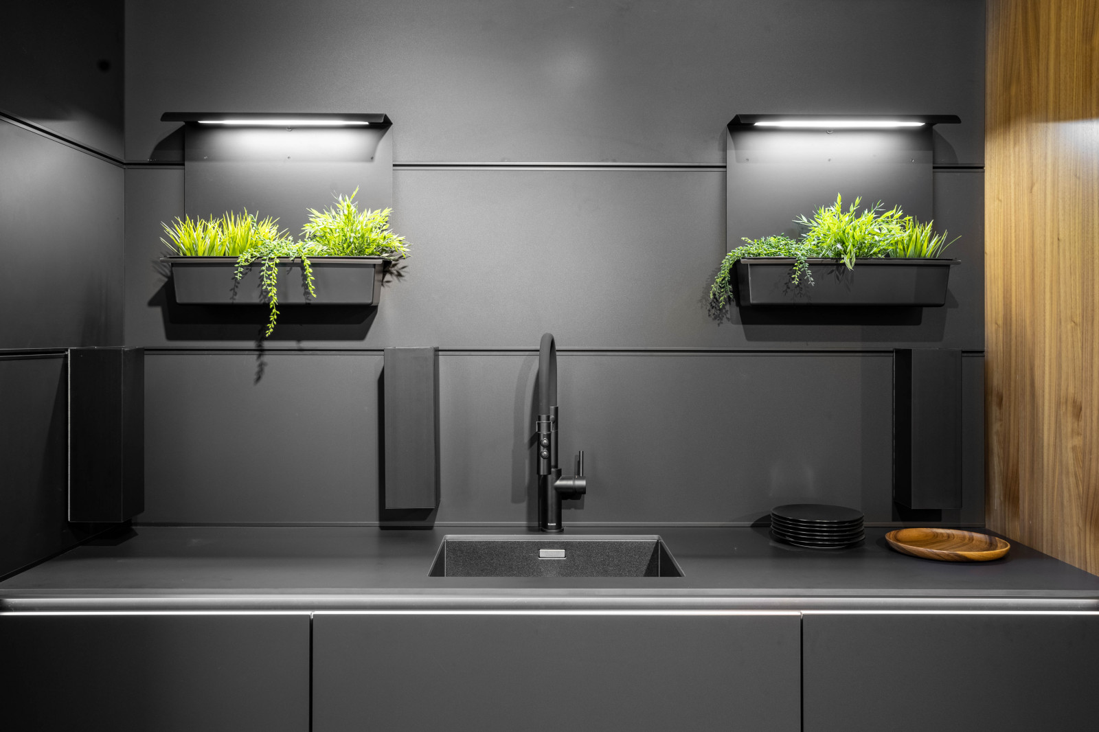 Кухня 1000 кух Германии_керамика THE TOP Solid Color Black satin