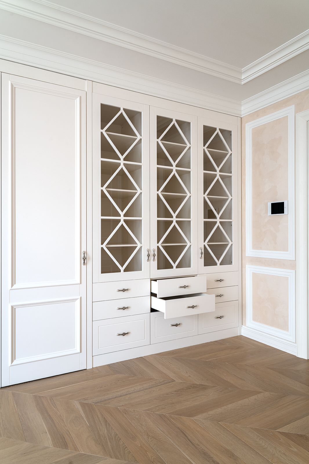 Мебель на заказ для светлой квартиры