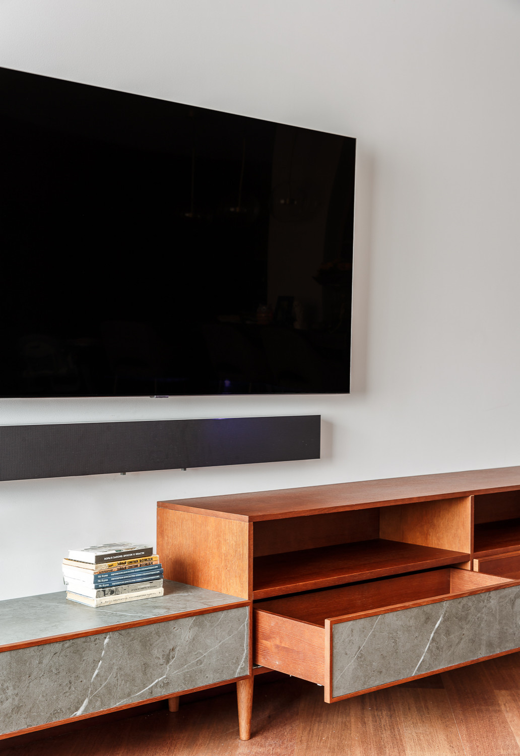 Обложка проекта: ЖК Дом у березовой рощи @ мебель для частной квартиры