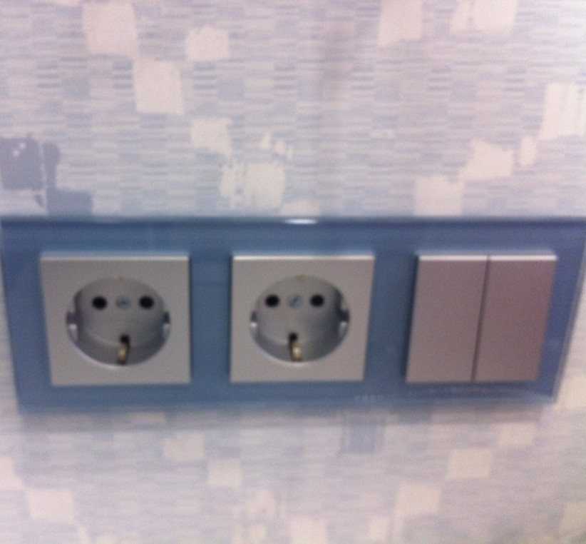 Детская для школьника с видом на питерские крыши.