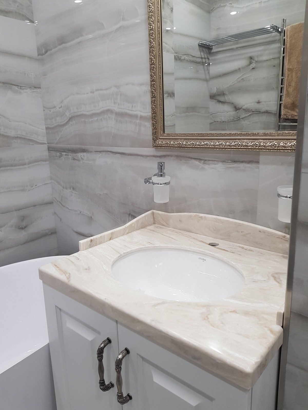 Столешница из искусственного камня Corian Duna Prima для ванной комнаты