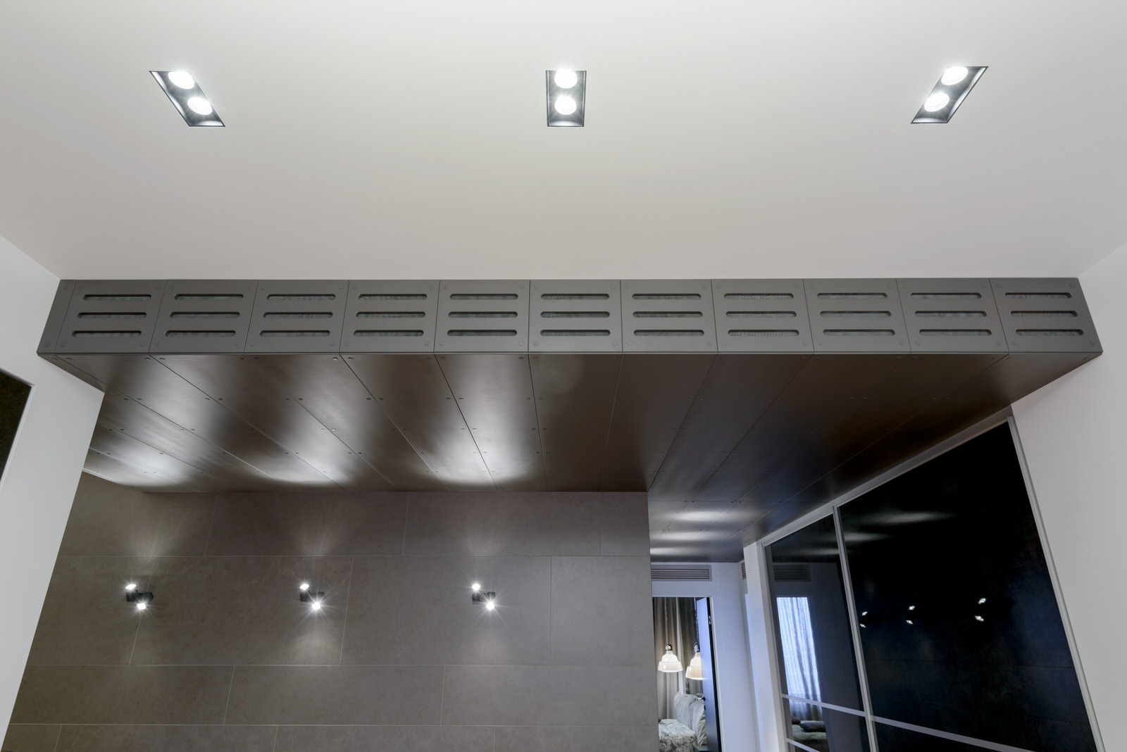 Потолочные панели из тонированной фанеры "BEARMADE"