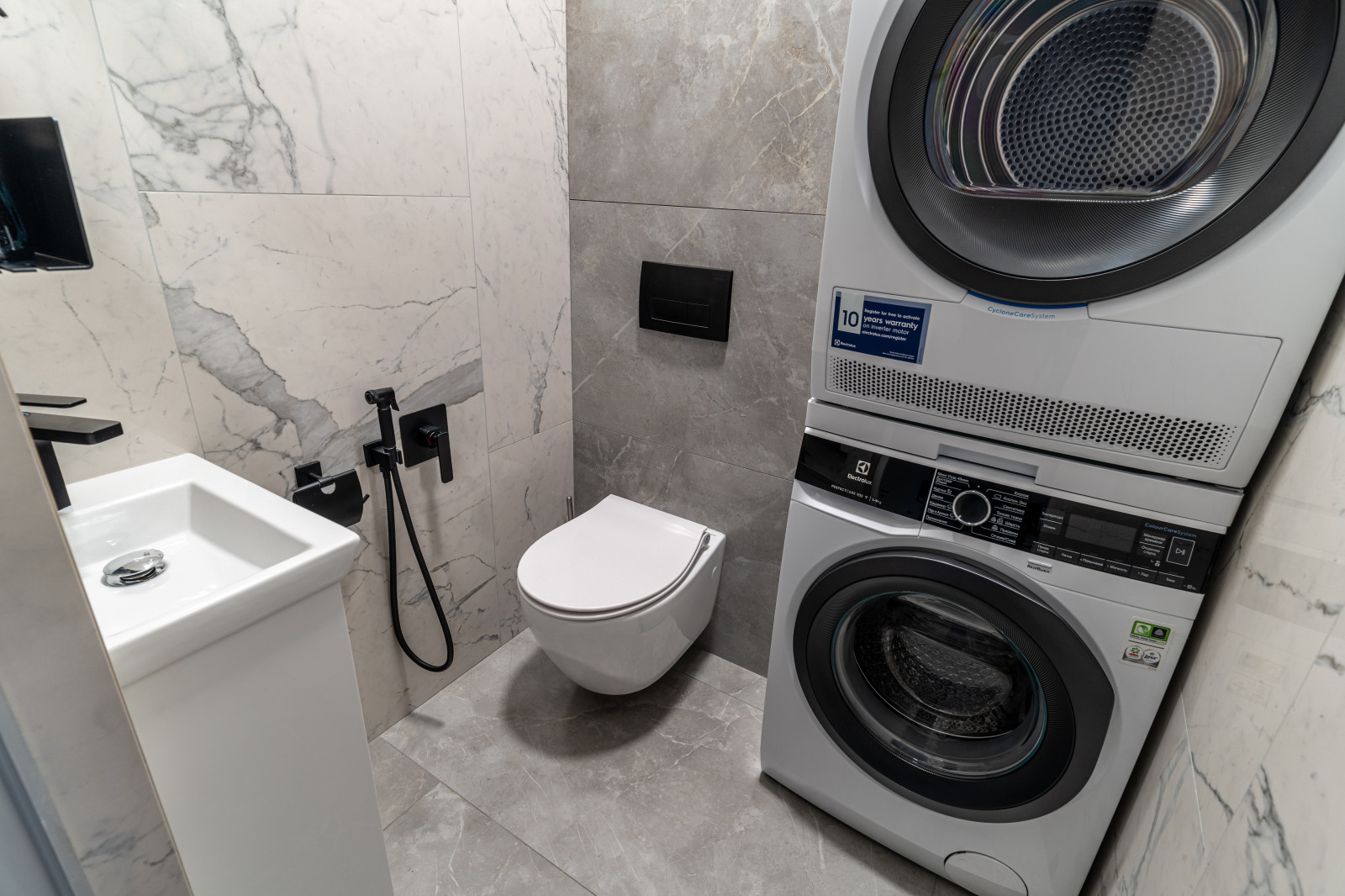 Дизайнерский интерьер московской квартиры 64 м2 ""