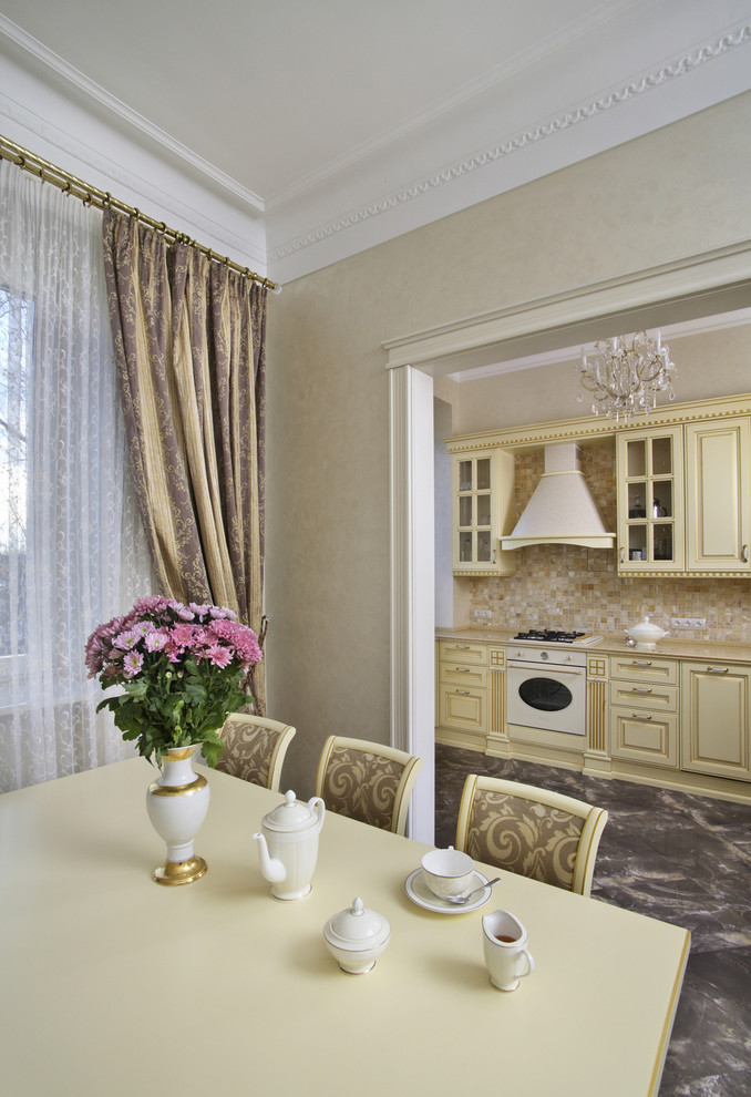 Элегантная классика (3-х комн. квартира в сталинке)