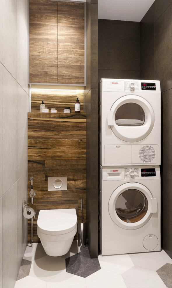 туалет с круглым зеркалом