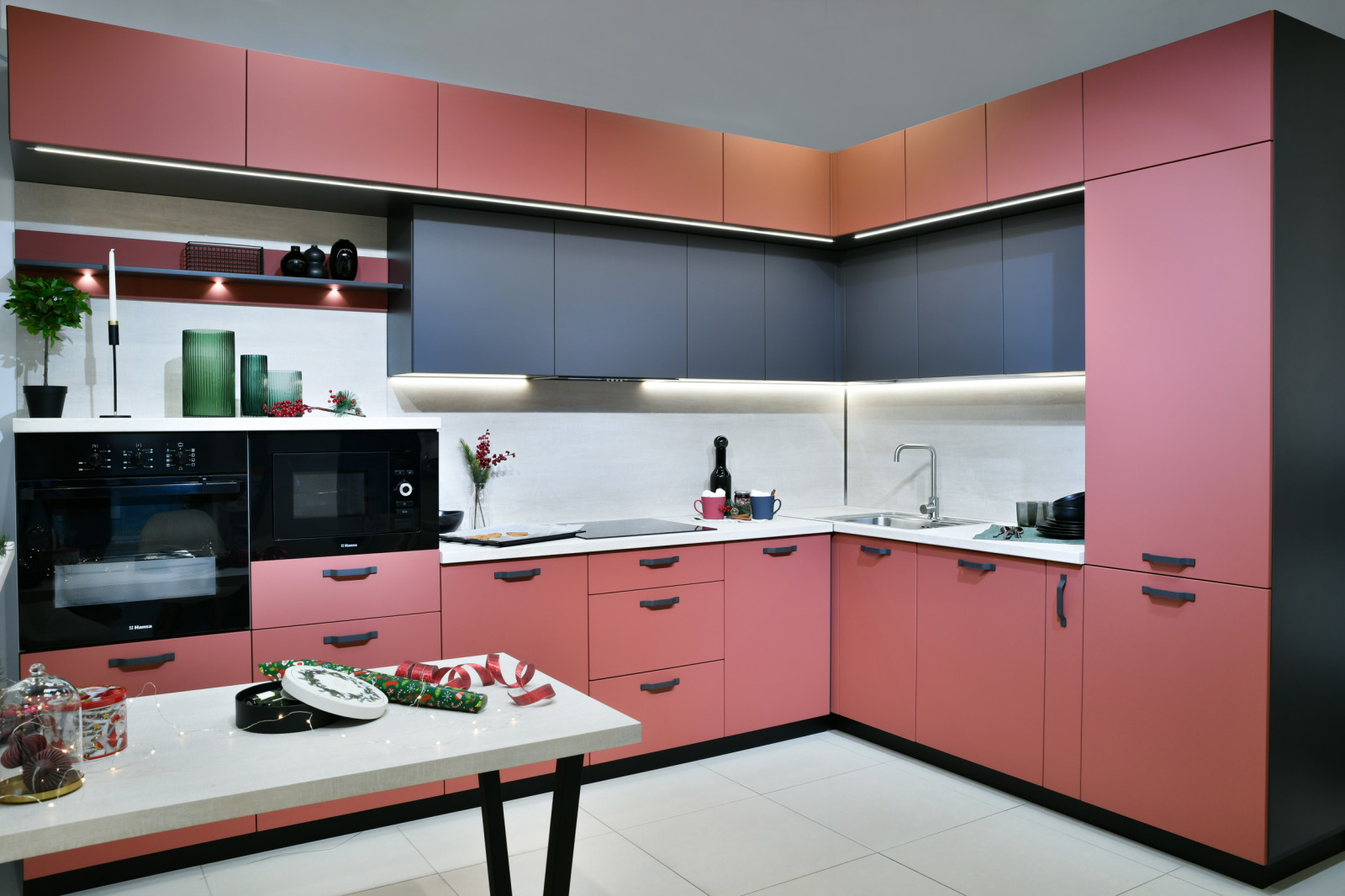 Кухня в треновых оттенках