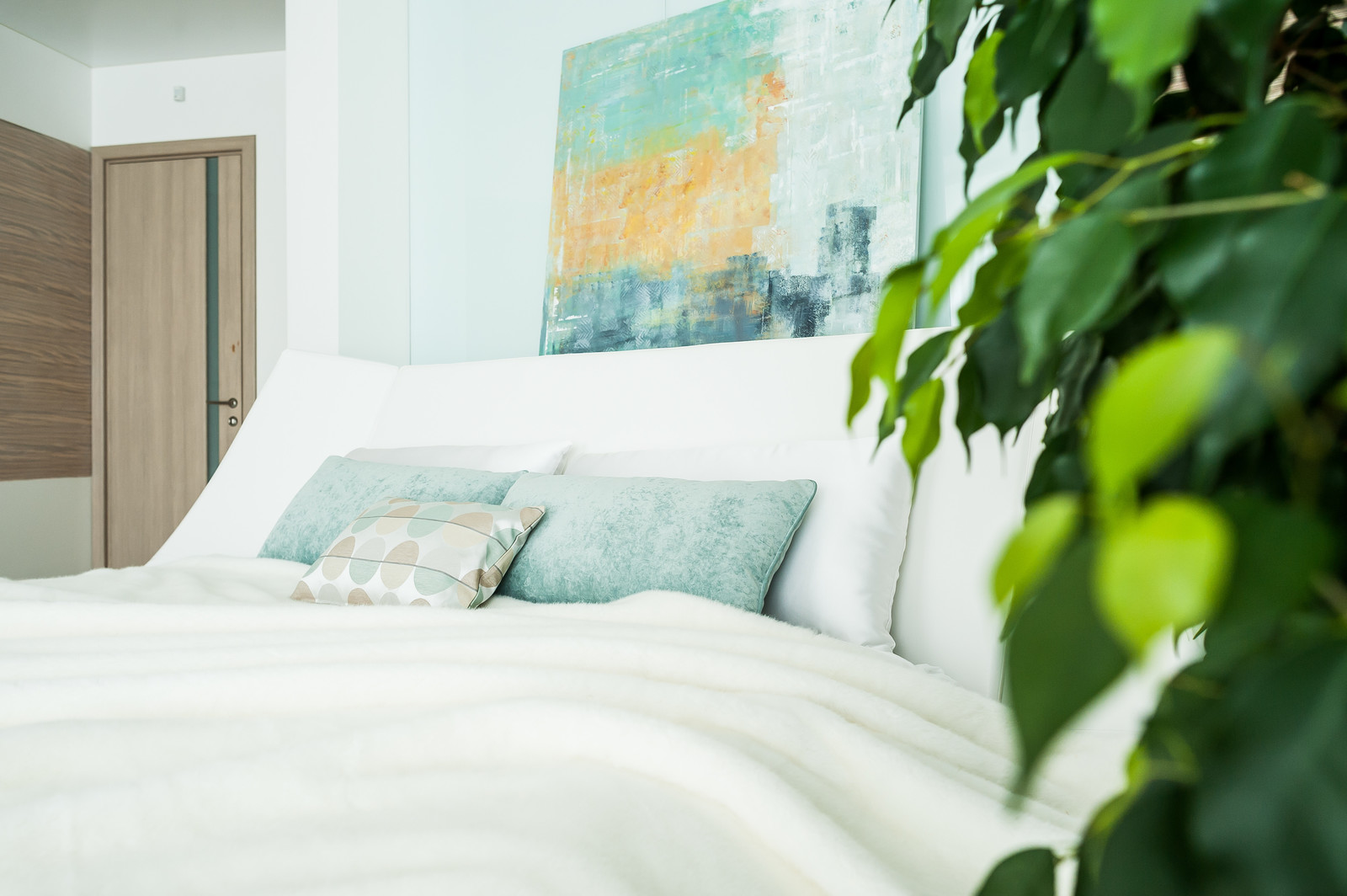 Светлый hi-tech