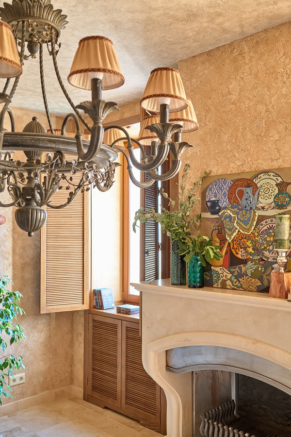 Картины над камином