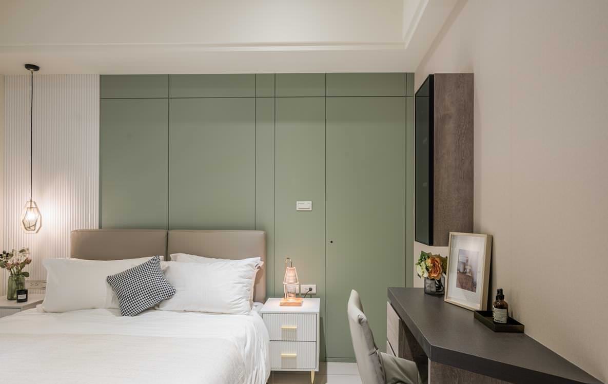 Благородные кремовые тона в современной квартире для большой семьи от L DESIGN