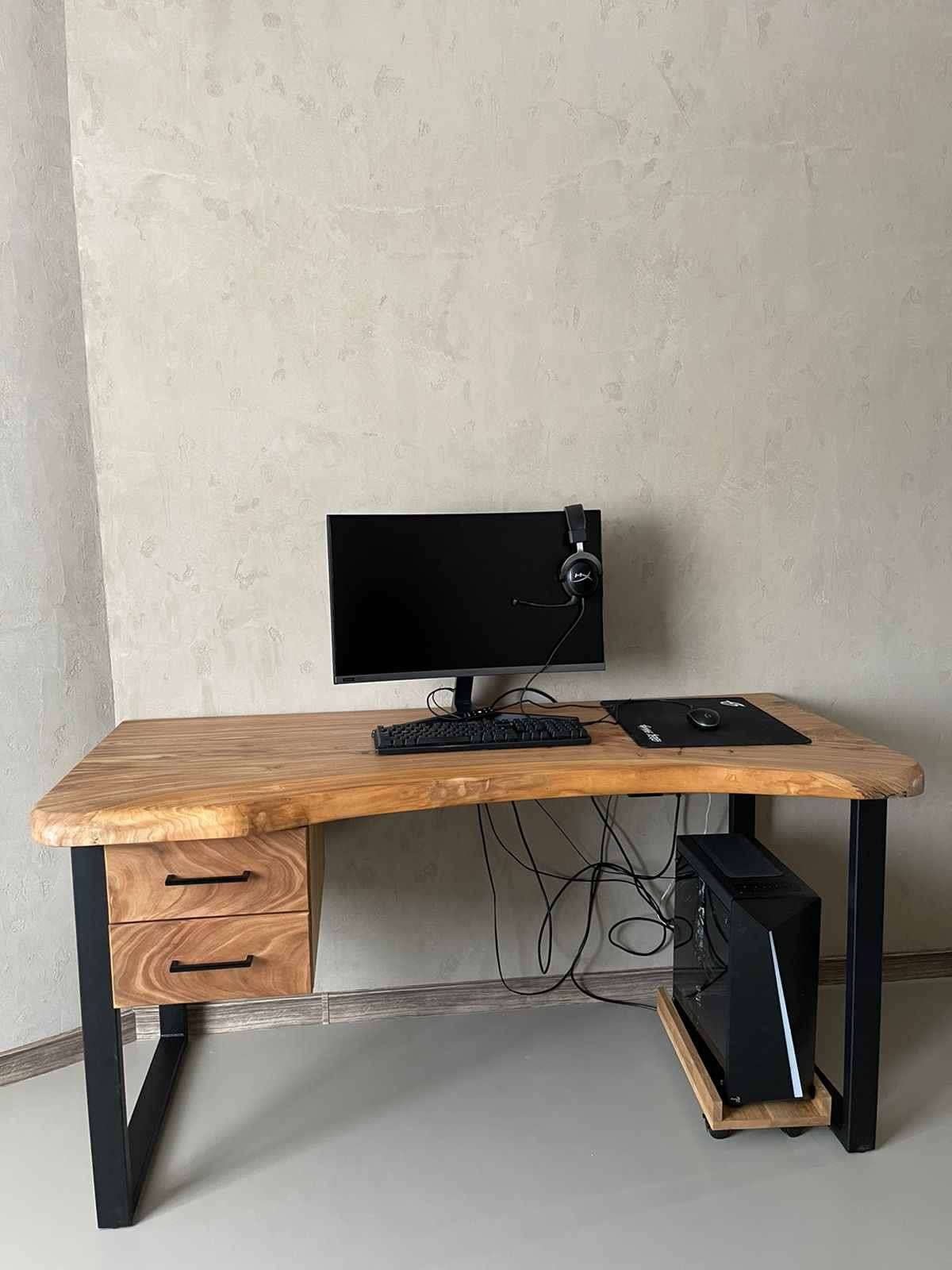 Стол компьютерный из слэба