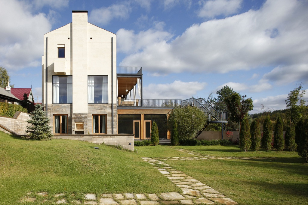 Дом в Иславском