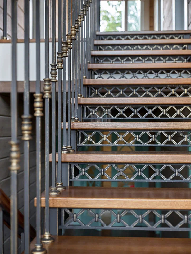 Дом из клееного бруса в стиле шале