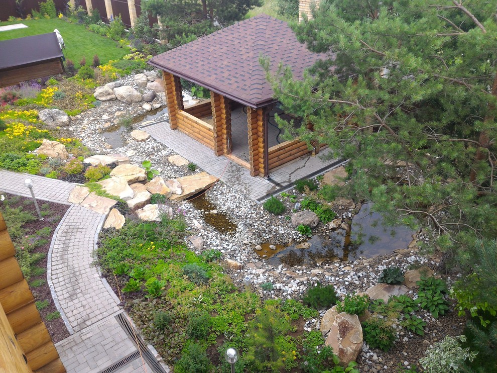 Ручей в саду