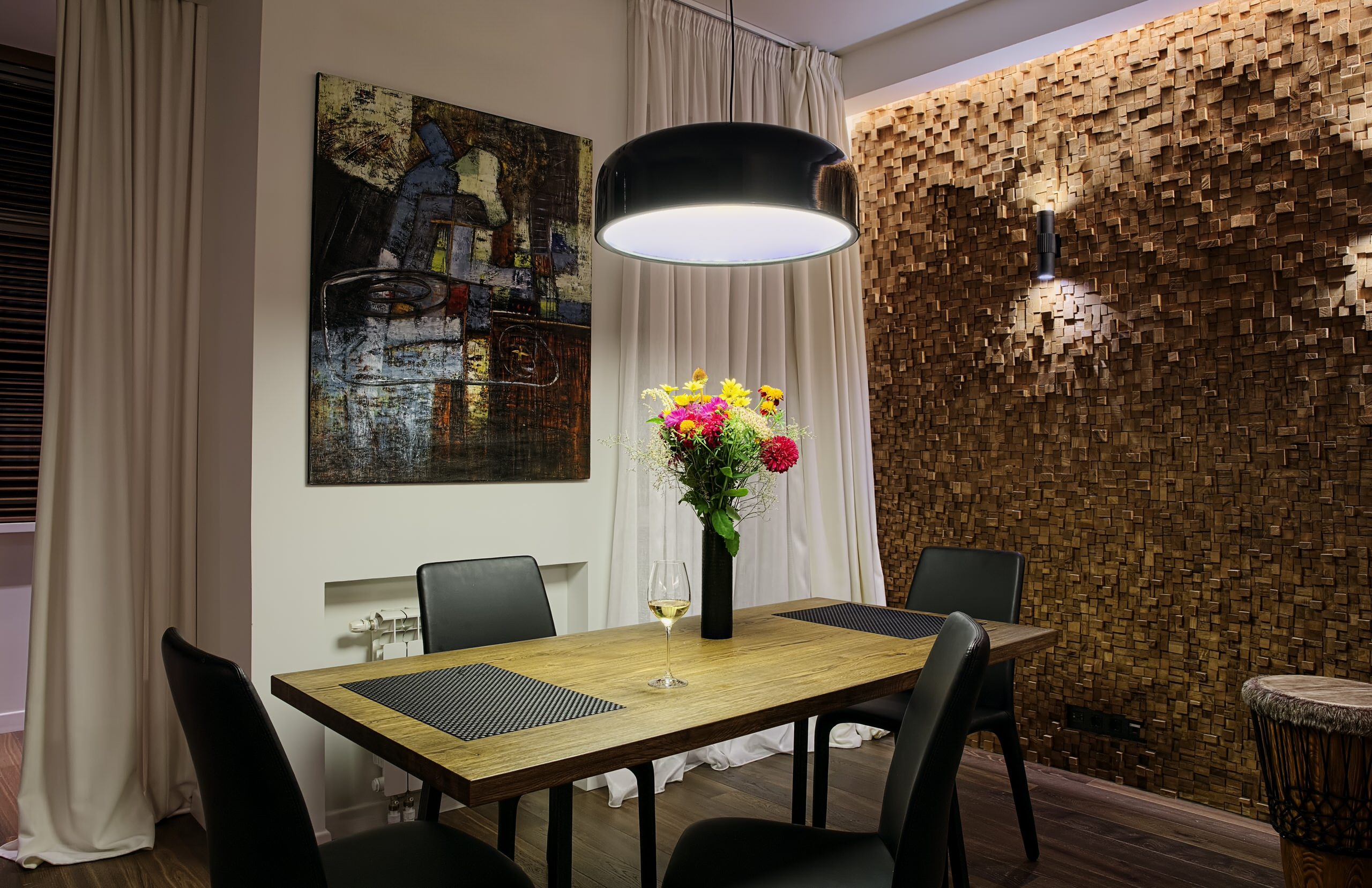 Houzz тур: Минимализм на все случаи жизни в квартире холостяка