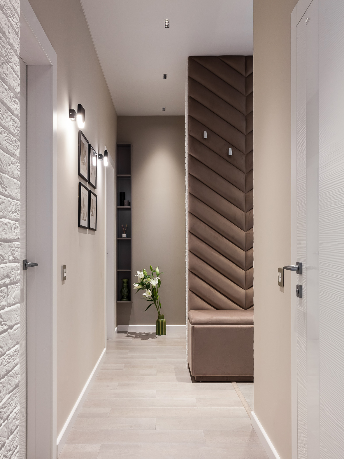 Компактная трехкомнатная квартира с круглой кроватью