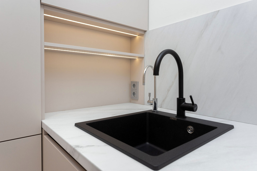 Современная кухня в цвете кашемир