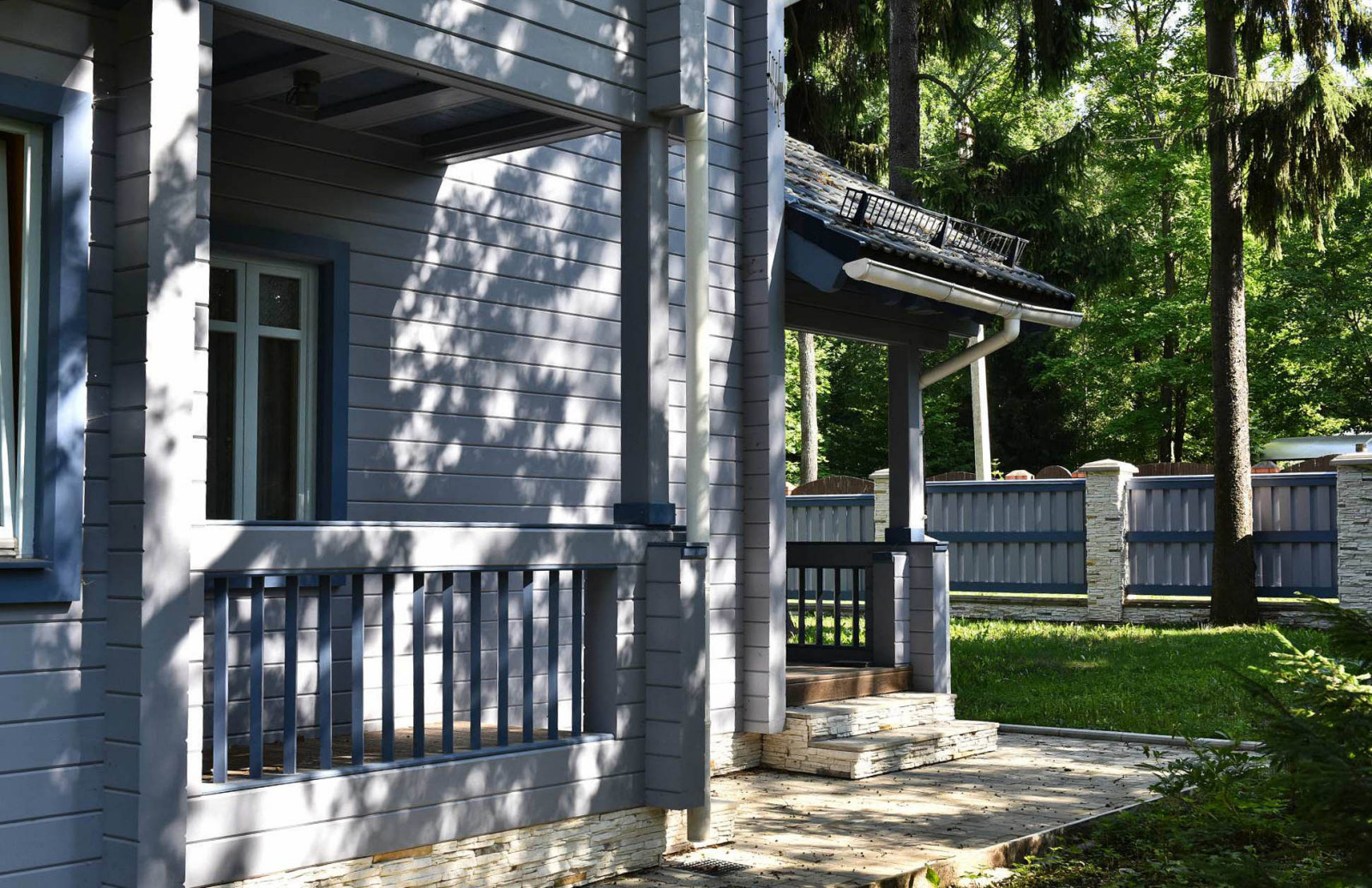 Синий дом из клееного бруса