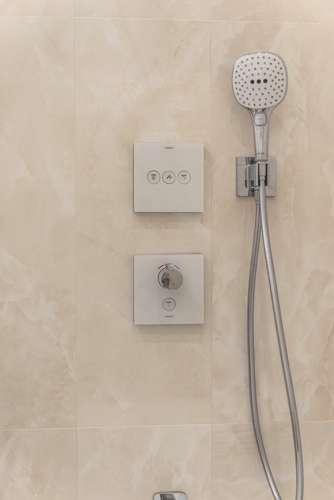 Дом с бассейном