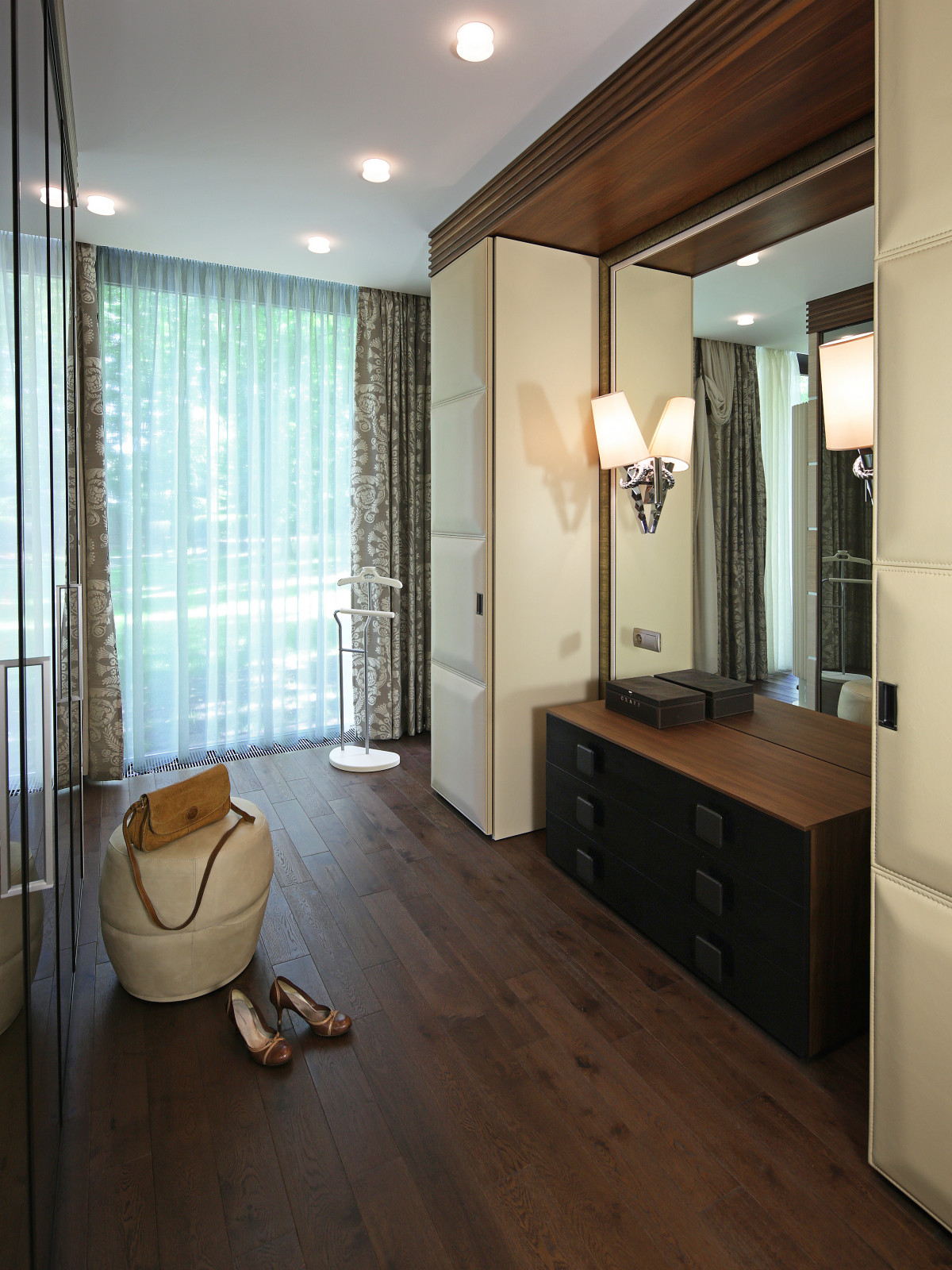 Дом в поселке "Жуковка" на Рублево-Успенском шоссе.