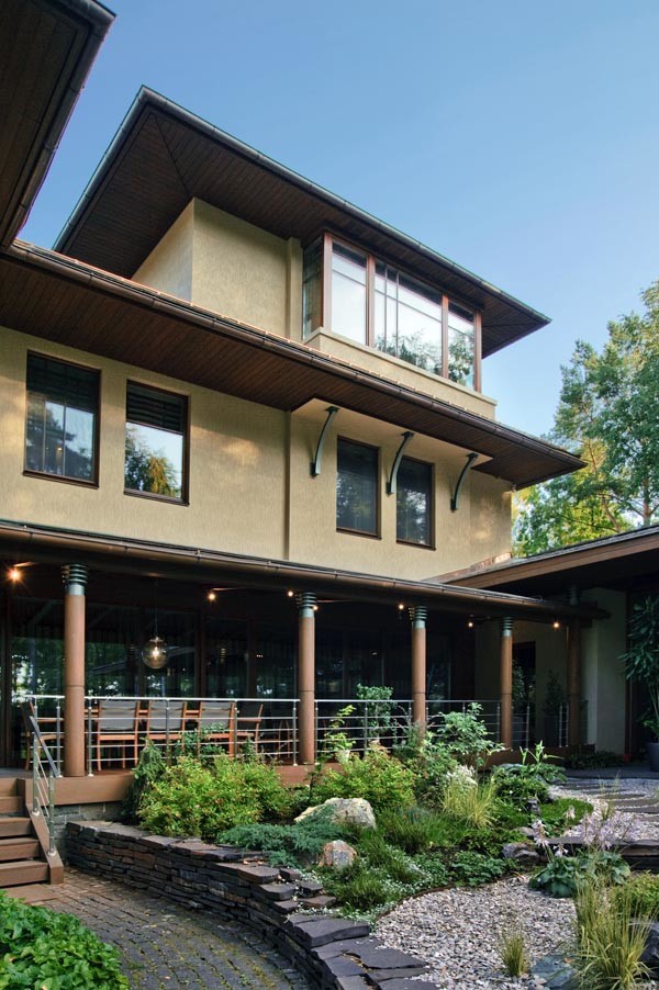 Дом со стрекозами