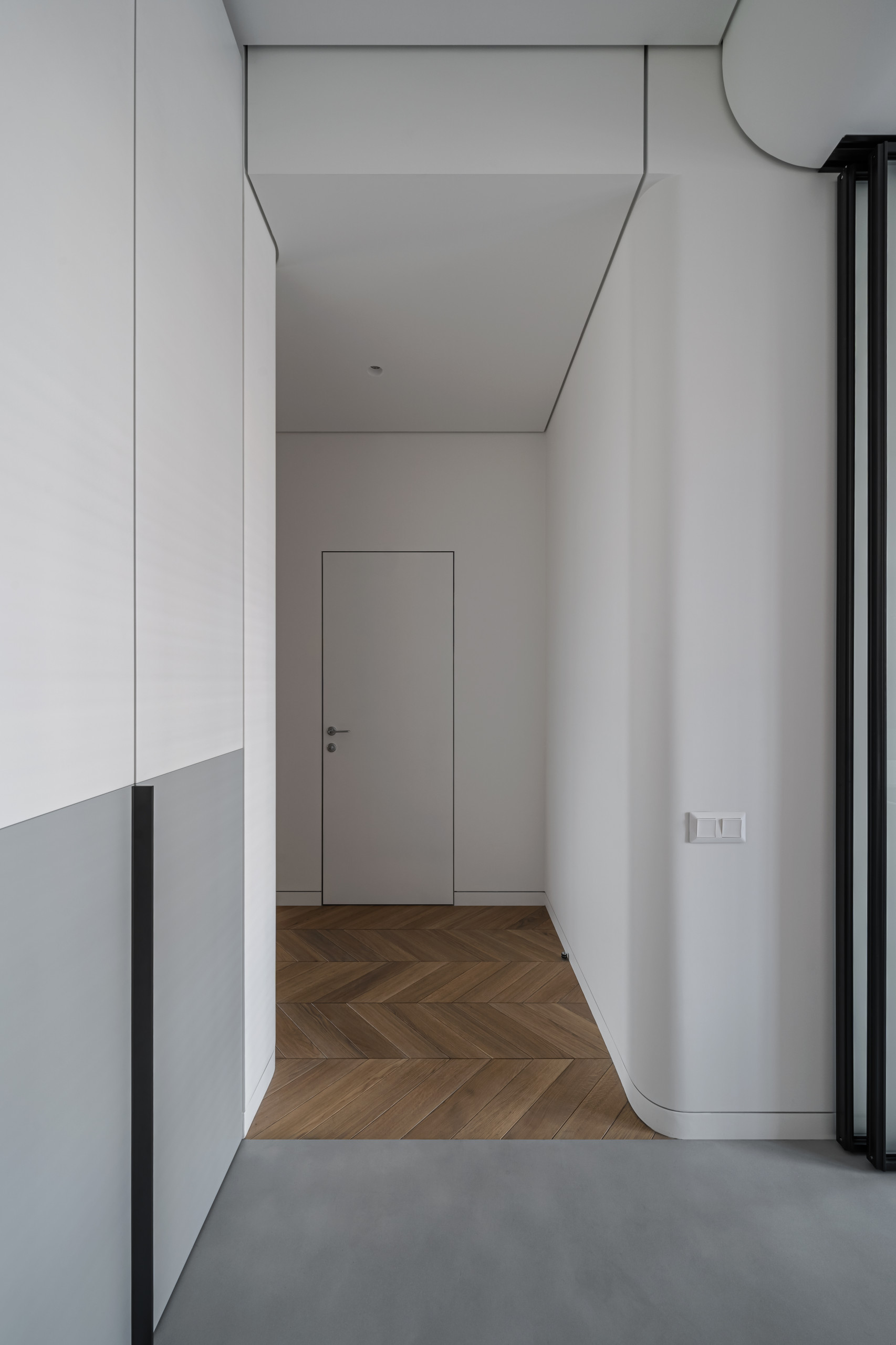 Houzz Украина: Квартира с изгибами и минимумом наполнения