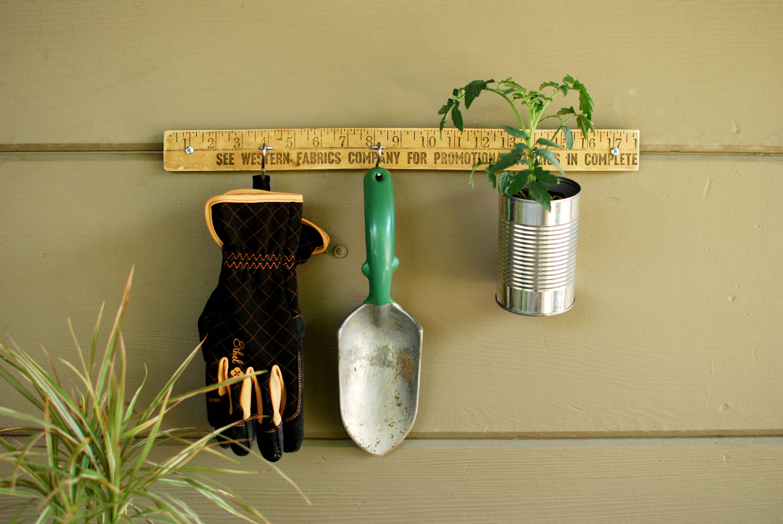 Своими руками: 10 идей, как сделать полки для гаража