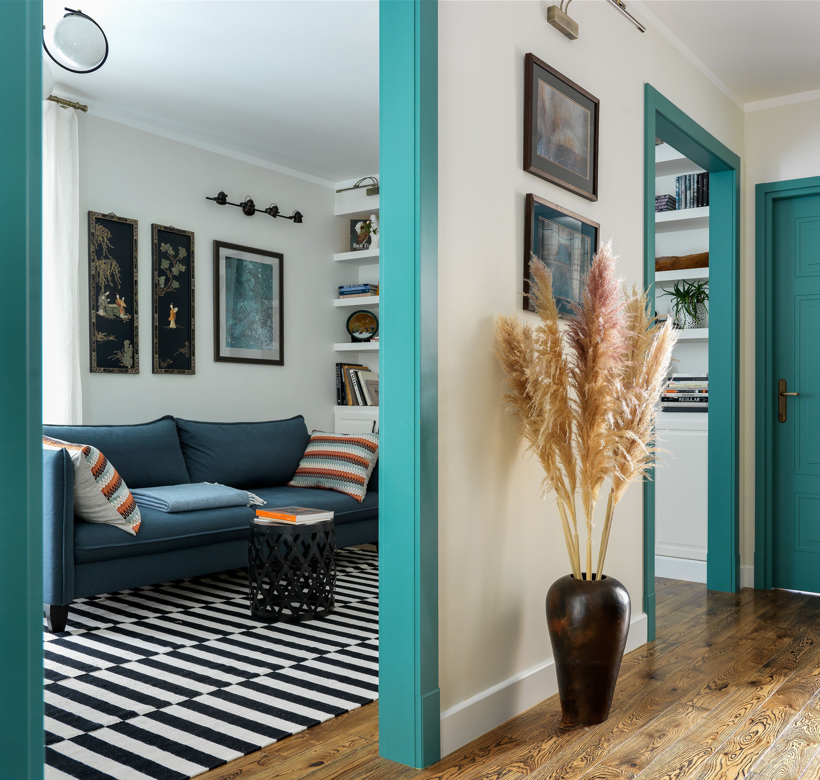 Houzz тур: Квартира с цветными дверями в Одинцове