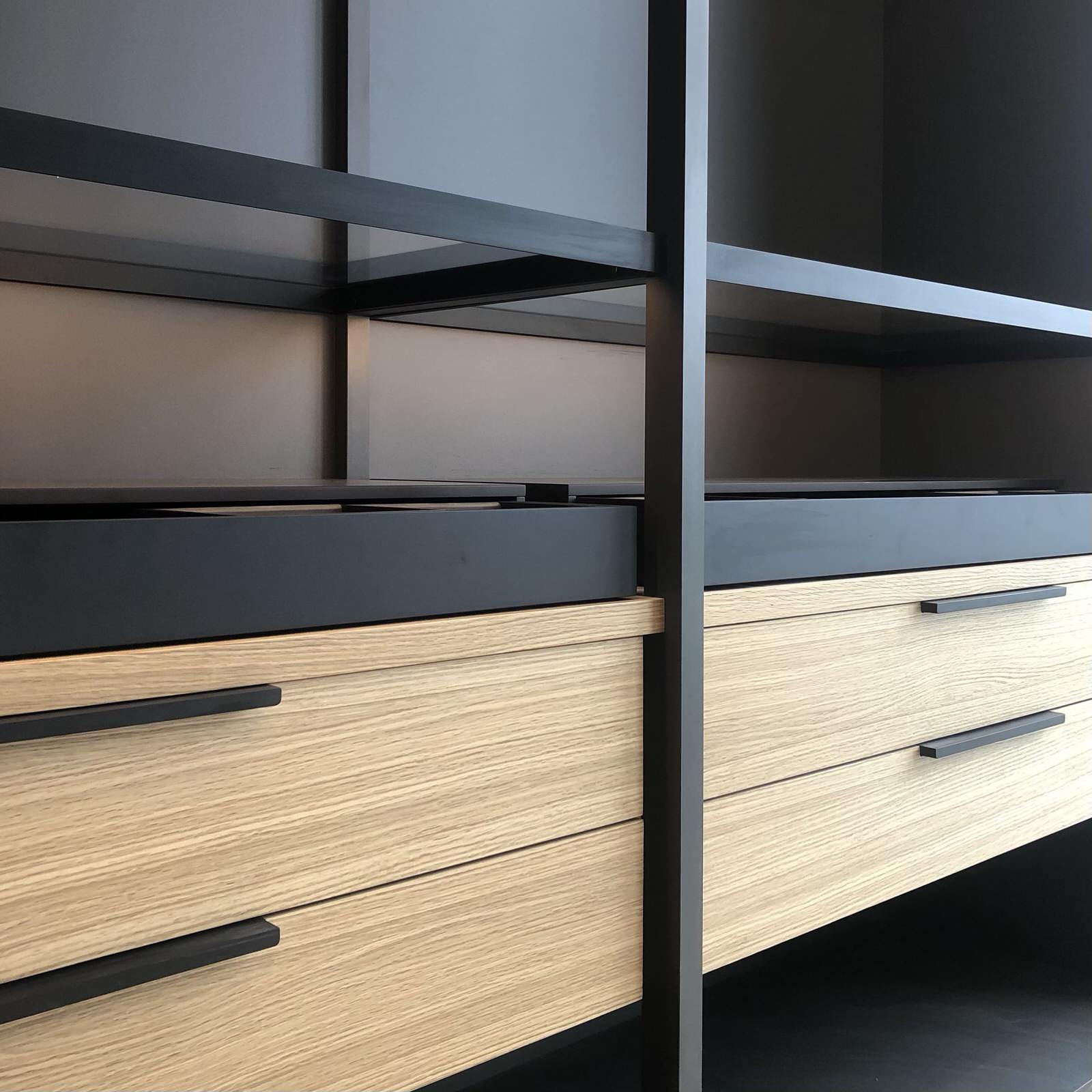 Обложка проекта: Детали гардеробов Моноформ. Каркасные стенки