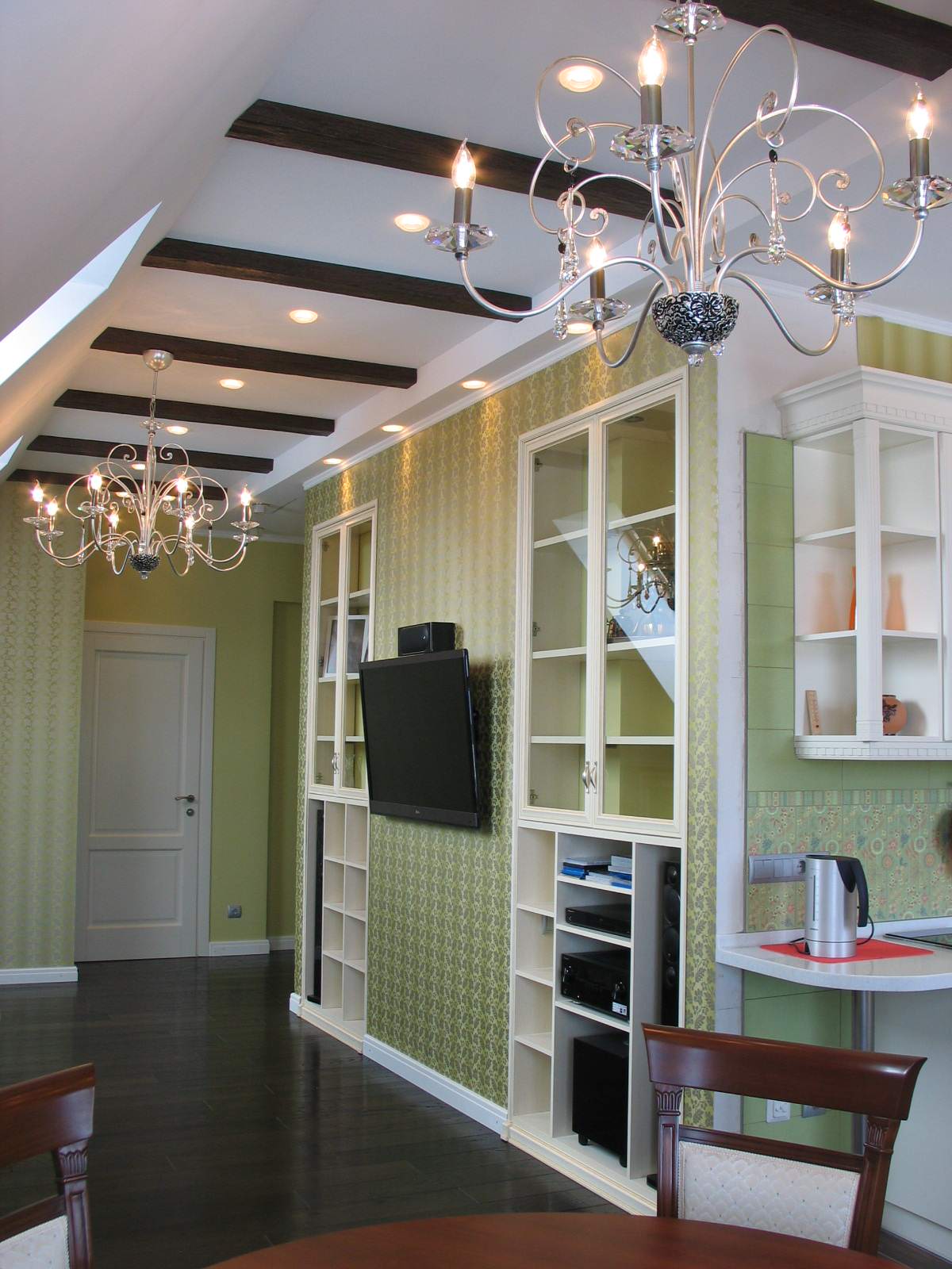 РЕКОНСТРУКЦИЯ МАНСАРДЫ В ЗАГОРОДНОМ ДОМЕ