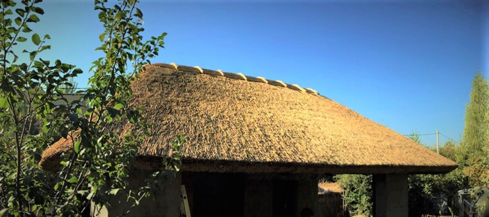 УЮТНАЯ БАРБЕКЮШНИЦА. КАМЫШОВАЯ КРЫША. ГОРКИ-8