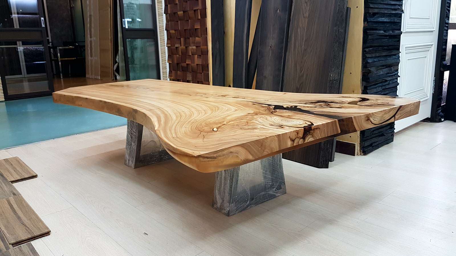 Стол журнальный Live Edge Design, массив вяза