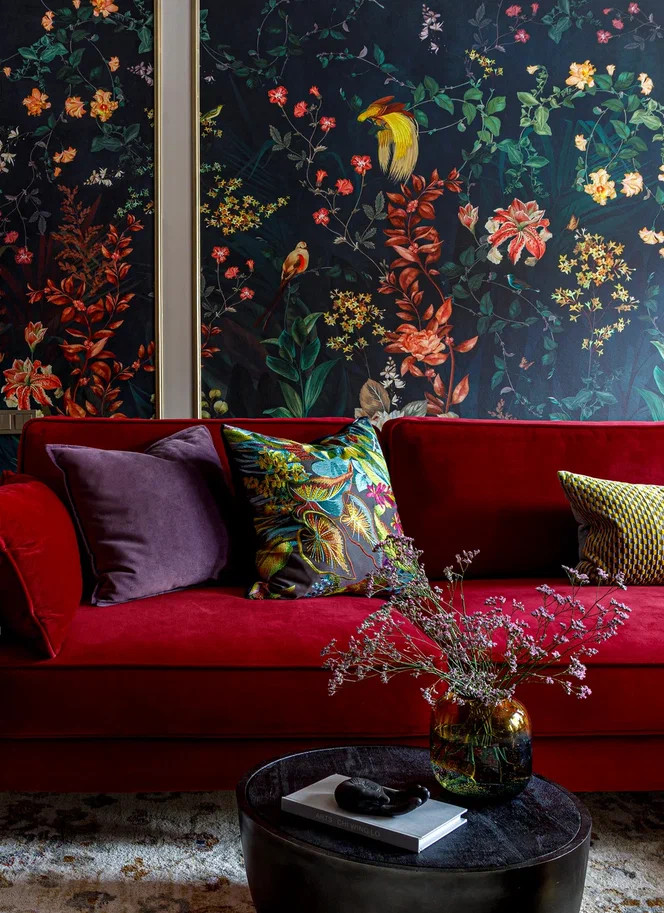 Эффектная квартира с обилием орнаментов для творческой личности