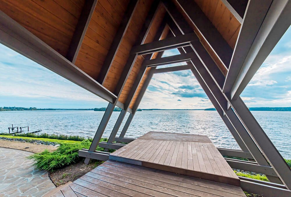 Фахверковый дом на берегу Волги