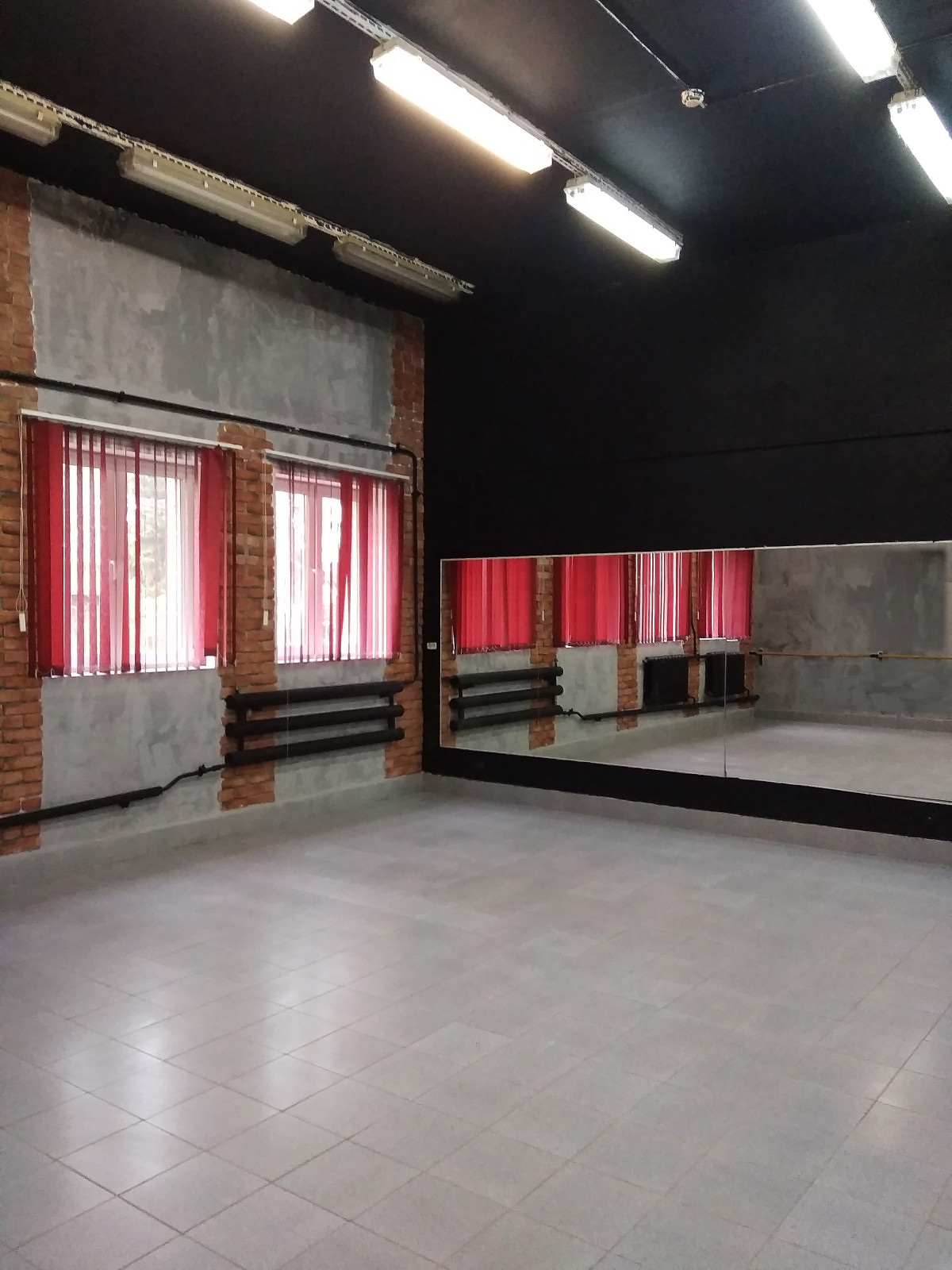 Реконструкция интерьера танцевального зала в школе