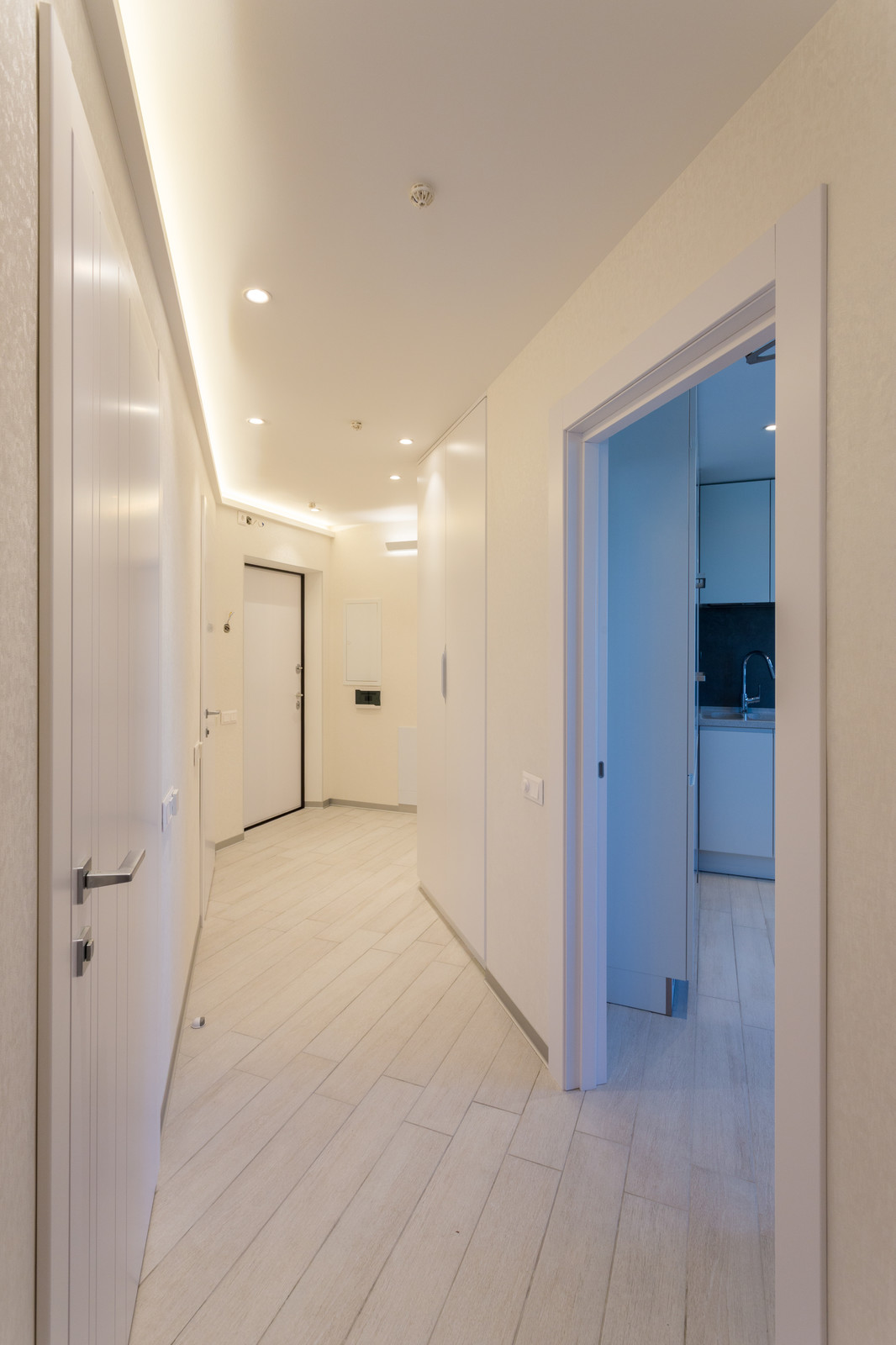 Белый минимализм в новостройке