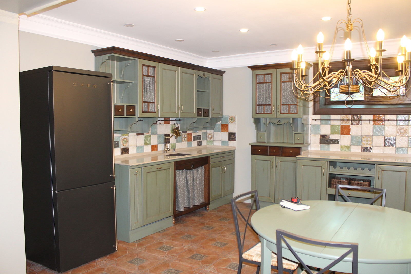 Кухня-столовая. Заородный дом.