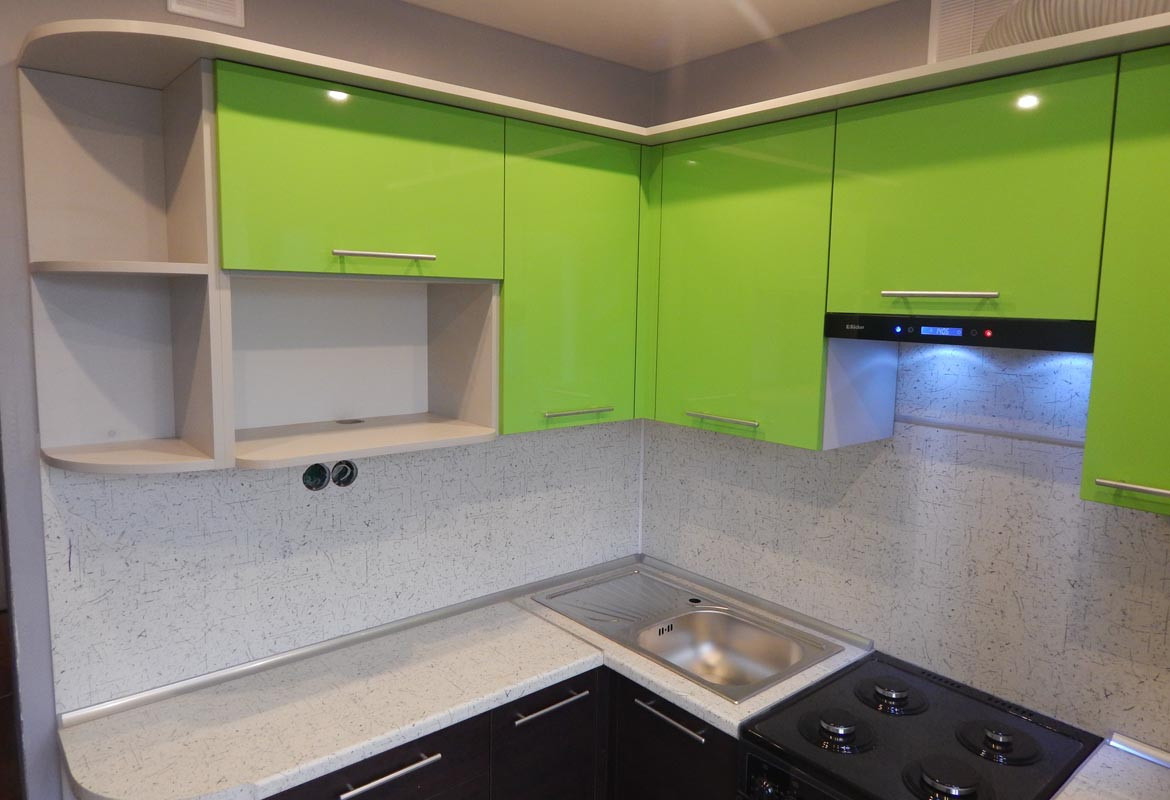 Кухни с фасадами из пластика