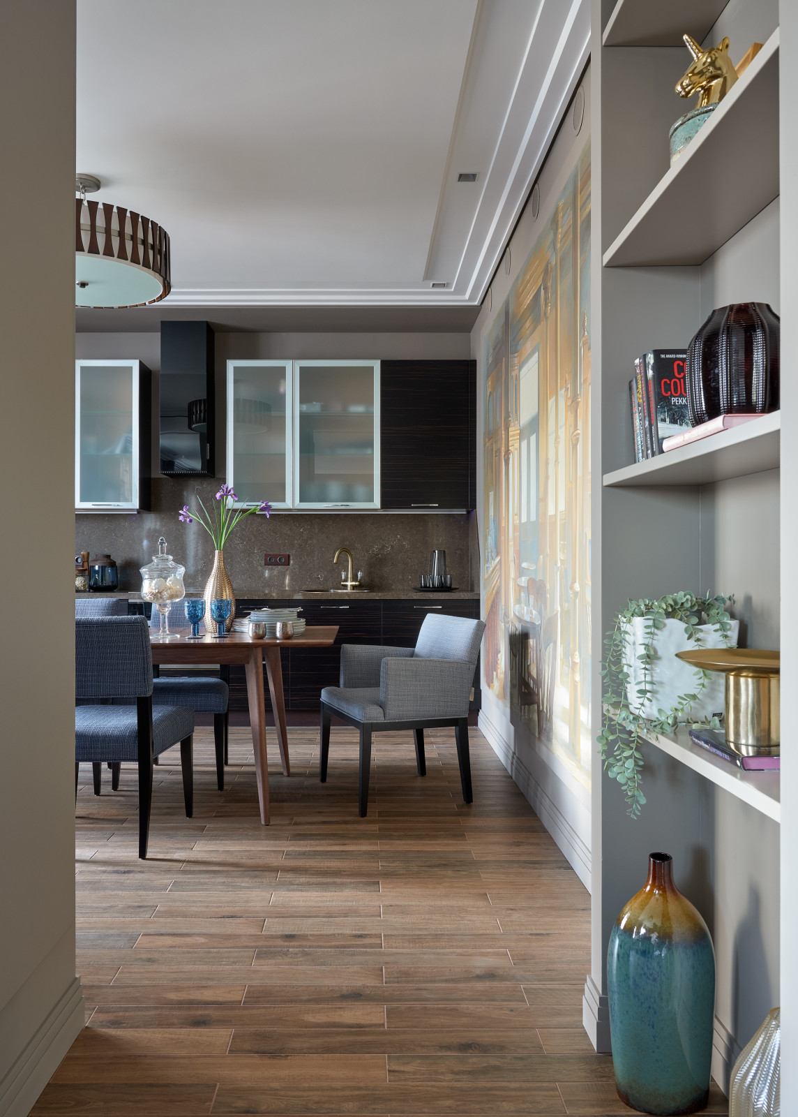 Современный интерьер с отсылкой к классике. Дизайнер Татьяна Нацвина.