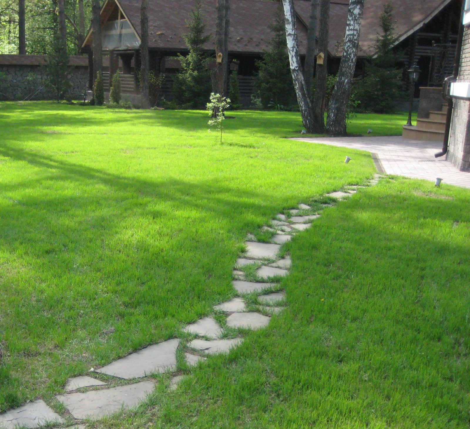 Ландшафтные работы  на частном участке "Вишневая"